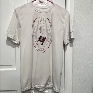 4/$25 Nike Dri-Fit NFL Buccaneers t-shirt in white. Unisex size small.
